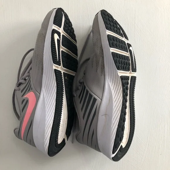 Nike Youth runners star runner youth size 3.5 pink and grey - Picture 6 of 8